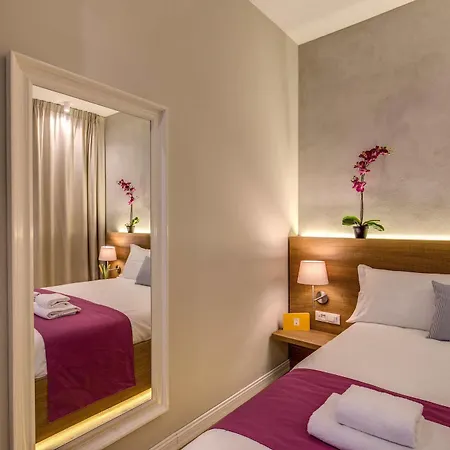 The Spanish Piazza Di Spagna Bed & Breakfast 2*