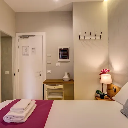 The Spanish Piazza Di Spagna 3*