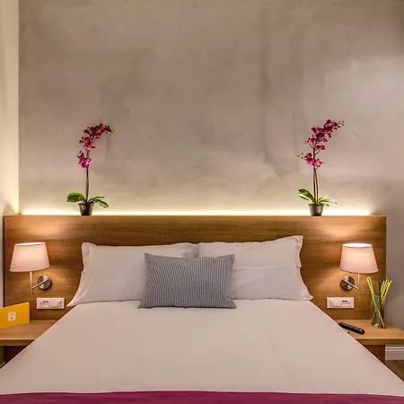 The Spanish Piazza Di Spagna 3*