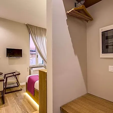 스패니시 스위트 피아자 디 스파냐 B&B 3*