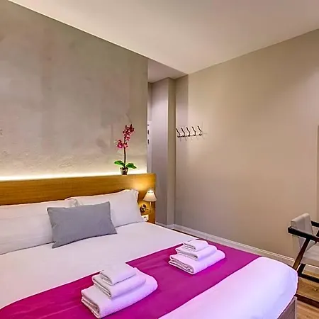 스패니시 스위트 피아자 디 스파냐 B&B