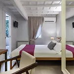 B&B 스패니시 스위트 피아자 디 스파냐 3*